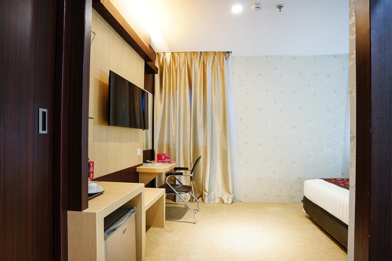 Cardinal Lucky Star Hotel Batam Exterior foto