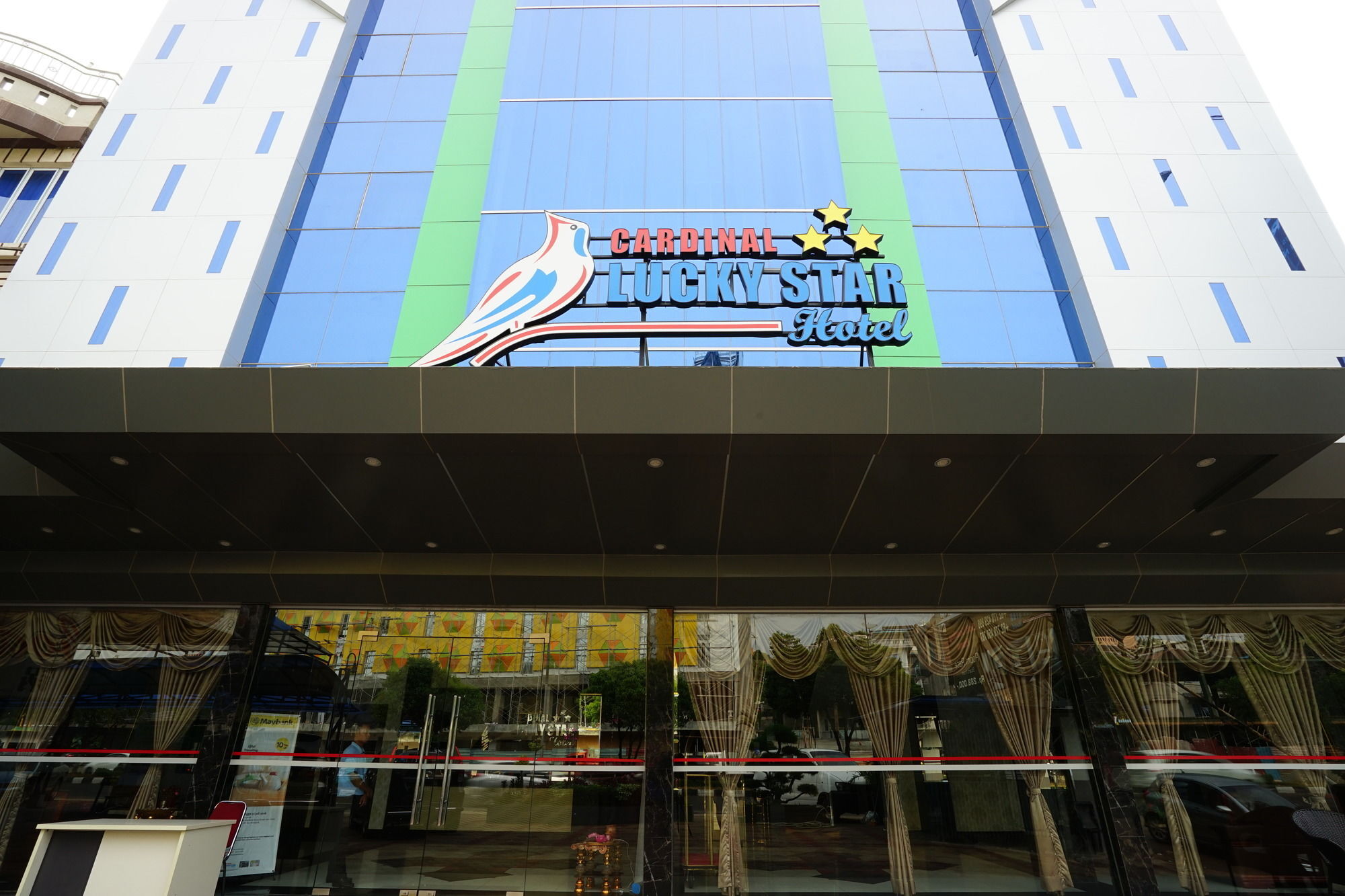 Cardinal Lucky Star Hotel Batam Exterior foto